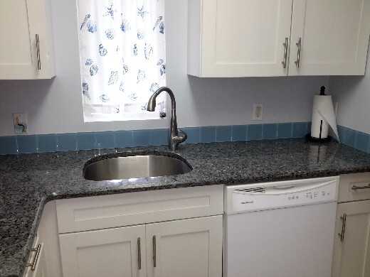 Building Photo - Furnished 2/2 with private patio