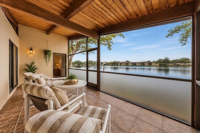 Building Photo - 412 Briarwood Cir