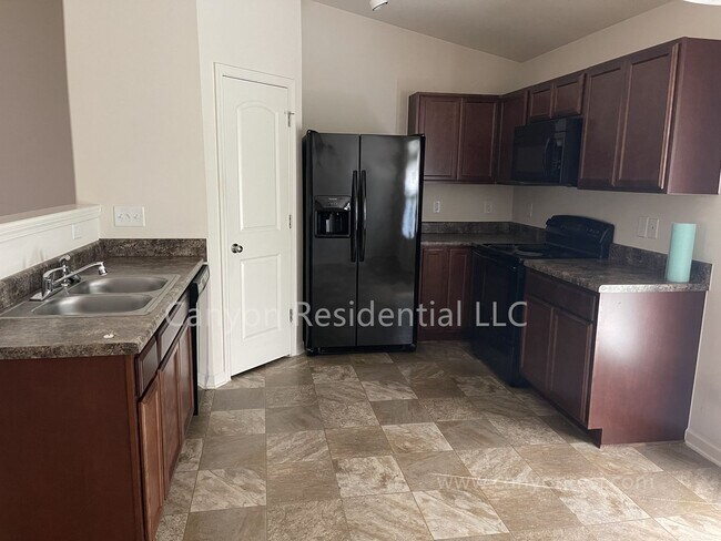 Building Photo - A beautiful home with 3 bedrooms