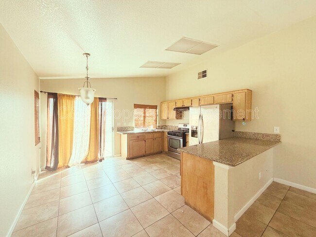 Building Photo - 13489 Monterey Way