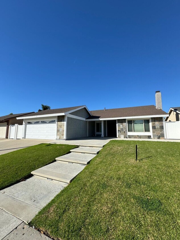 Primary Photo - Single Family Home for Rent Oxnard