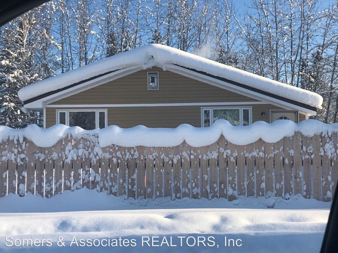 873 Runamuck Ave, North Pole, AK 99705 Room for Rent in North Pole, AK