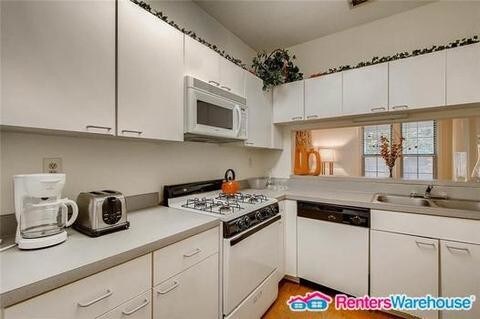 Foto del edificio - 240 Renaissance Pkwy NE