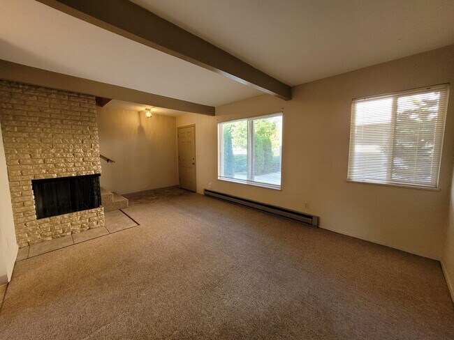 Foto del edificio - Well-kept 2-story townhome!