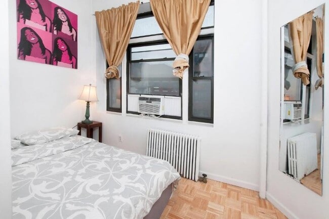Building Photo - 2 bedroom in NEW YORK NY 10001