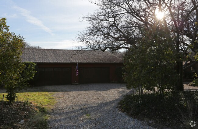 Foto del edificio - 401 S Shady Shores Rd