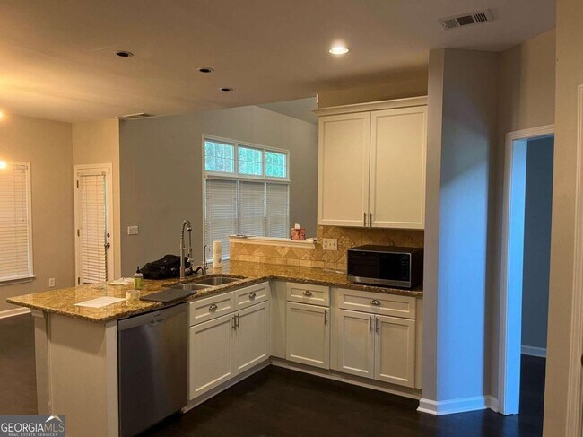 Foto del edificio - 2400 Rose Walk Dr