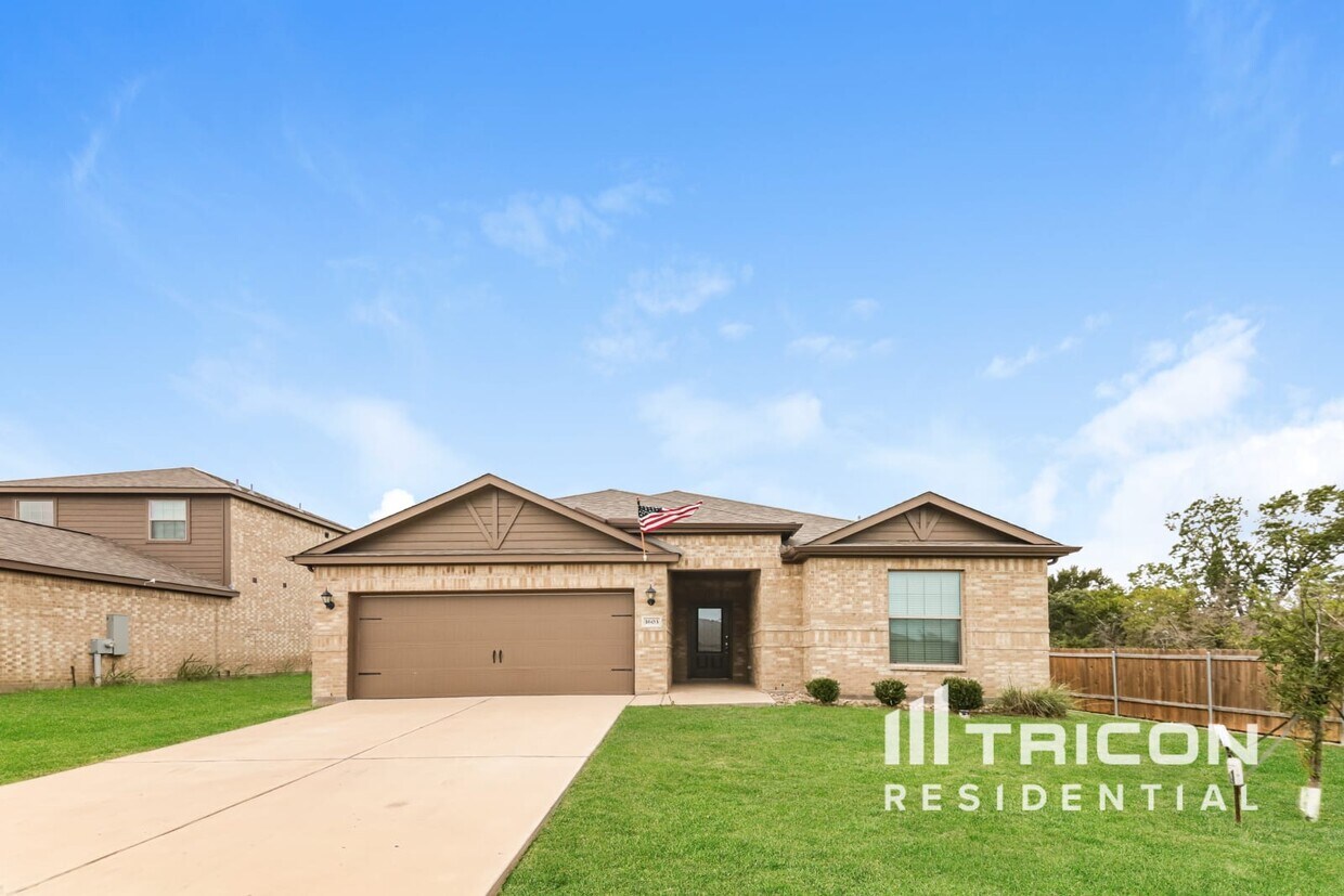 Foto principal - 1603 Cotton Blossom Ln