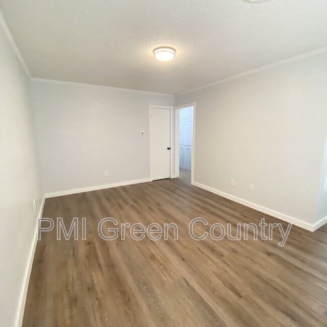 Foto del edificio - 825 Park St