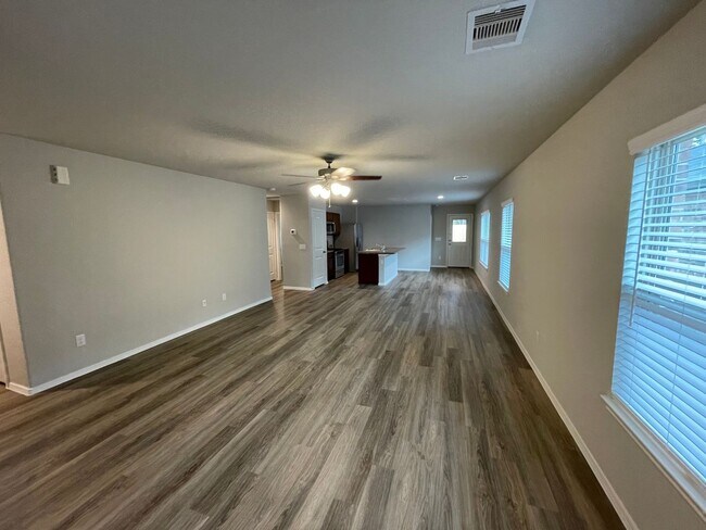 Building Photo - 727 Long Cedar Dr