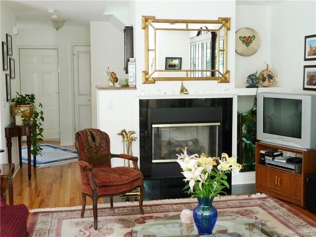 Foto del edificio - 107 Winding Ridge Rd