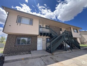 Building Photo - 1833 Edgewater Ave