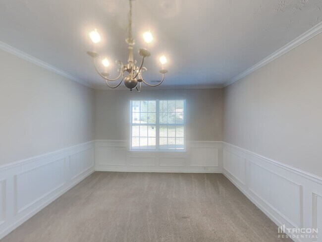 Building Photo - 3755 Renfroe Ave