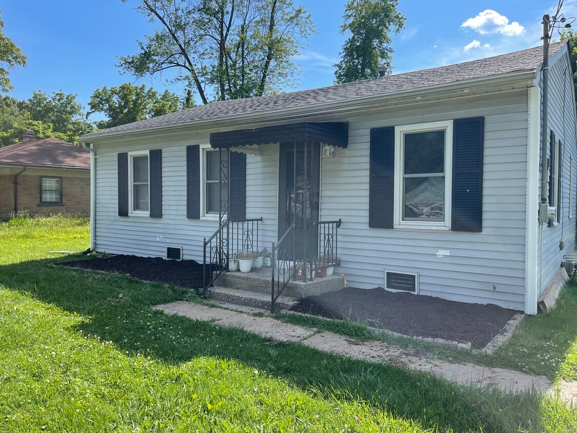 Photo - 4761 Warnock Ave (Granite City, IL)