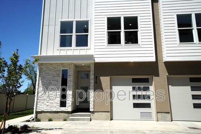 Building Photo - 470 E Violets Cv Ln