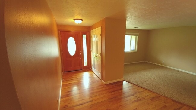 Photo - Gorgeous Home with Granite Counters and Custom Built-ins!