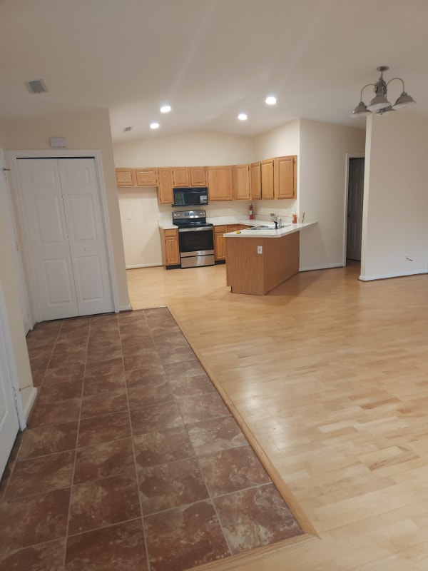 Building Photo - 1108 Estate Dr