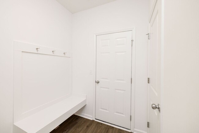 Foto del edificio - 3BD Townhome Walking Distance to Downtown