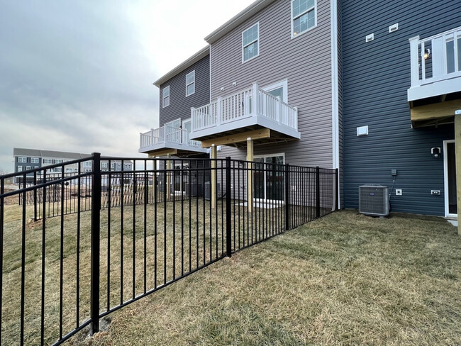 Building Photo - The Meadows at Berkeley Ridge