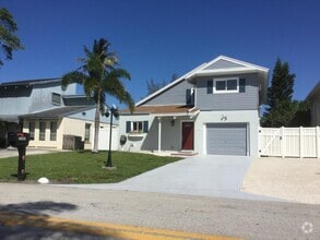 Building Photo - 2484 Southridge Rd