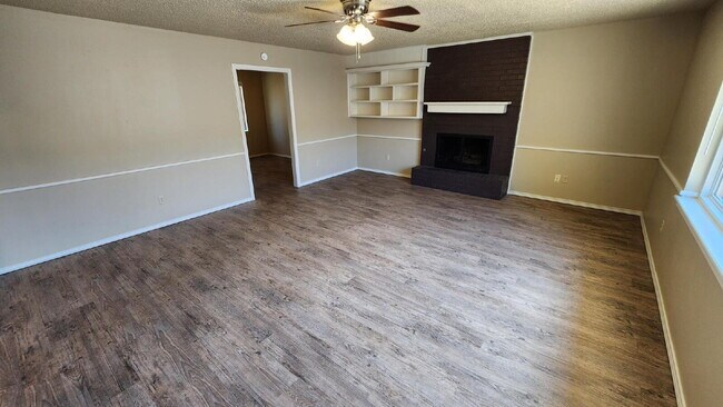 Foto del edificio - Half off first full month's rent/Southwest...