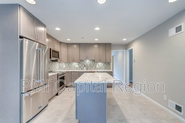 Building Photo - 7021 Whittier Blvd