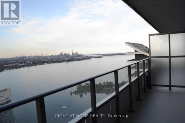 Building Photo - 30 Shore Breeze Dr