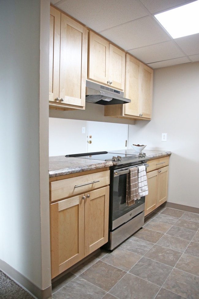 Building Photo - Oakwood