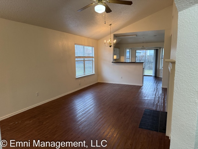 Building Photo - 2207 Garrett Dr