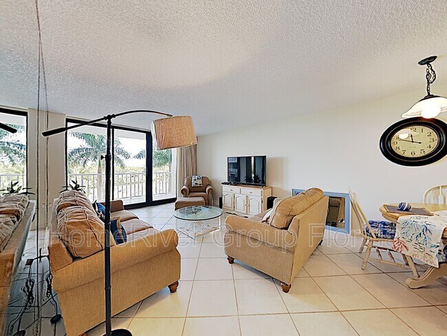 Foto del edificio - 380 Seaview Ct