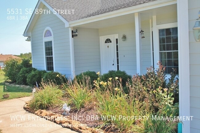 Foto del edificio - 5531 SE 89th St