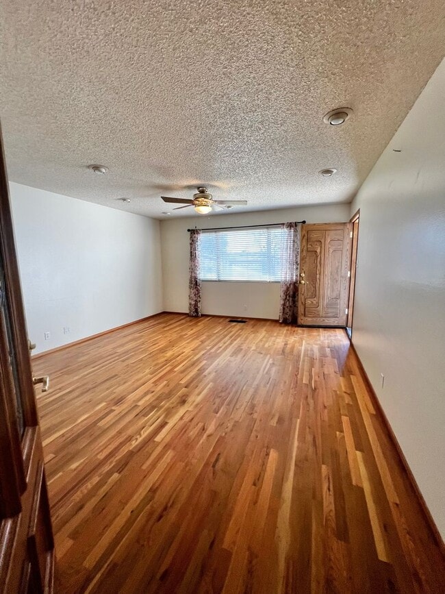 Building Photo - 2085 Royal Dr. Reno, NV 89503 - Charming h...