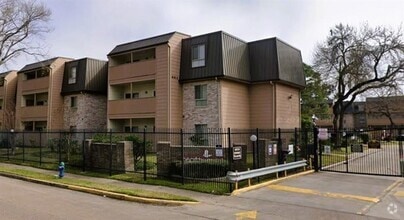 Building Photo - 8421 Hearth Dr