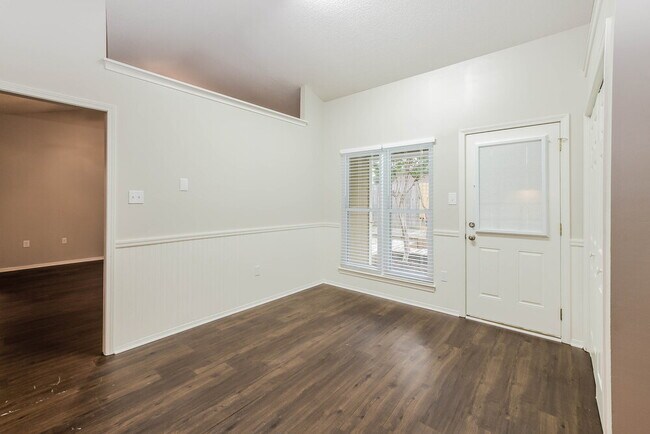 Foto del edificio - 10340 Palmer Cove