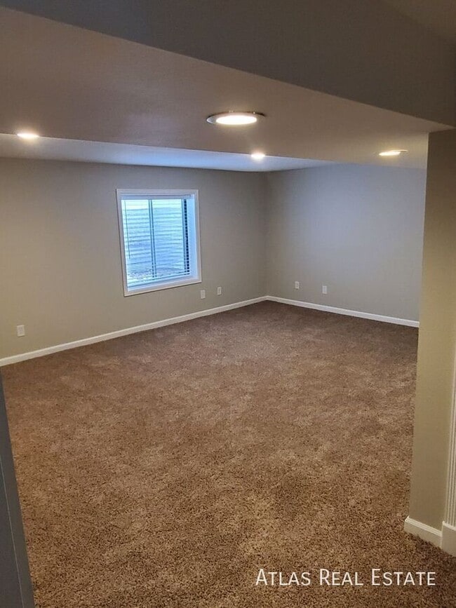 Building Photo - 13312 Ash Cir