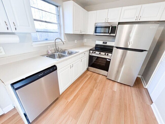 Foto del edificio - 415 Parkdale Dr