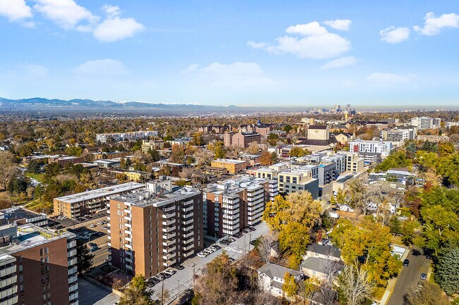 Foto del edificio - ReNew University Row