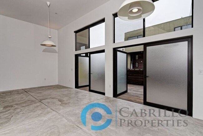 Foto del edificio - 3771 Centre St