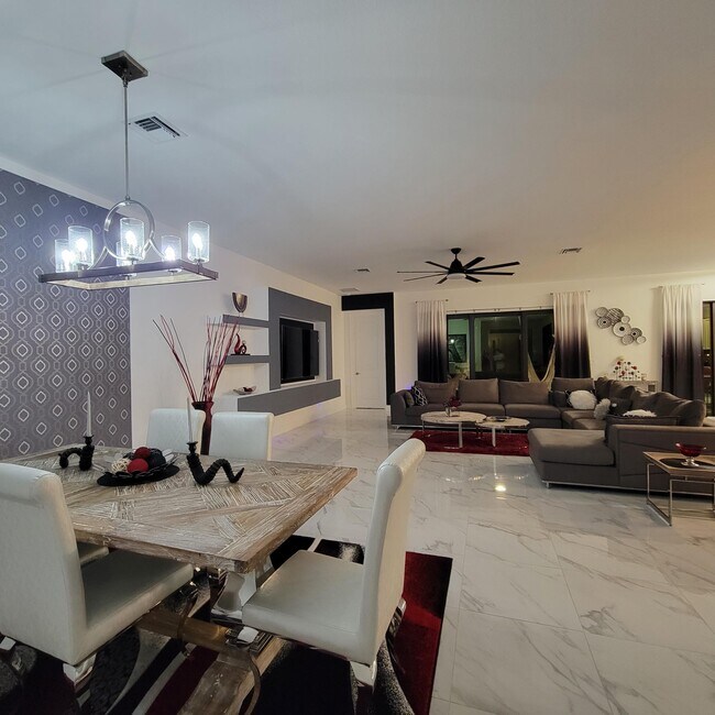 Building Photo - 15750 Longboat Key Dr