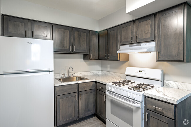 1BR, 1BA - 576SF - Kitchen - Park Chase Apartments