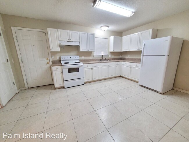 Building Photo - 3 br, 1 bath House - 7820 Irving Ave