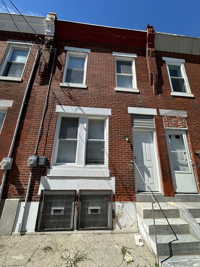 Building Photo - 5626 Utah St