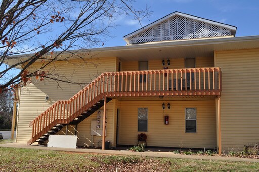 Building Photo - 824 Teasel Dr