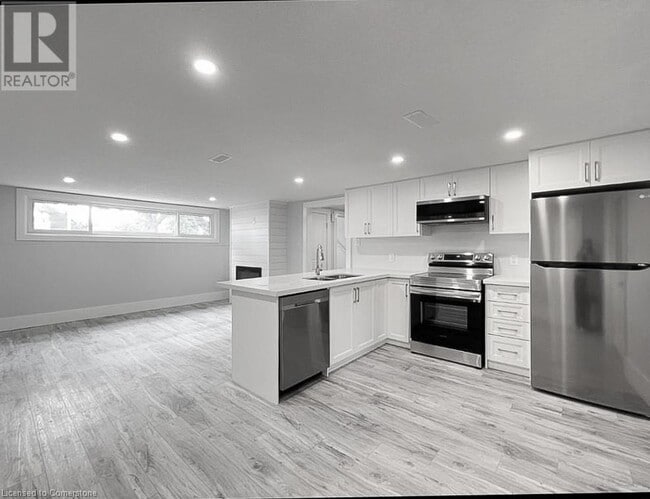 Building Photo - 76 Montcalm Dr