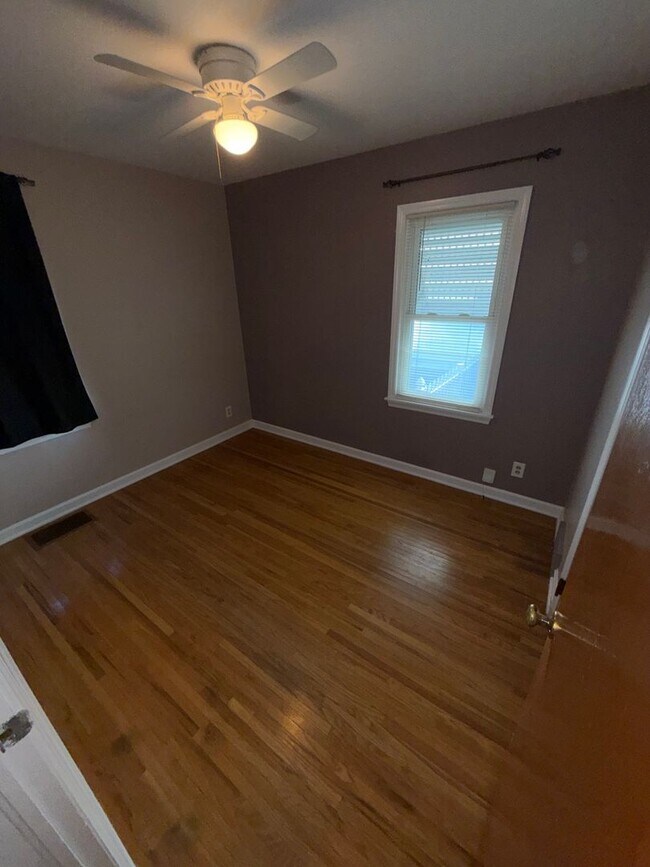 Foto del edificio - 3200 Edgewood Dr