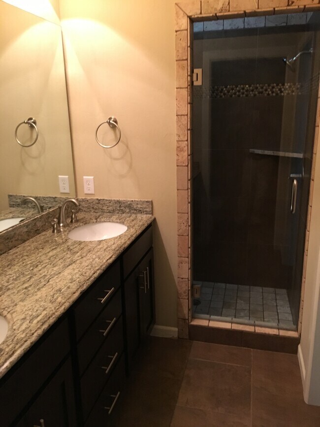 2208 Vineyard Blvd, The Village, OK 73120 Townhome Rentals in The