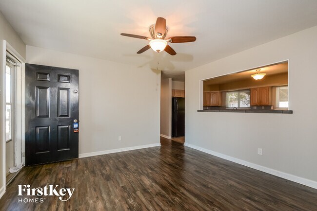 Building Photo - 10 Blanchette Dr