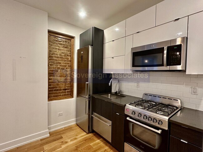 Foto del edificio - 95 E 7th St