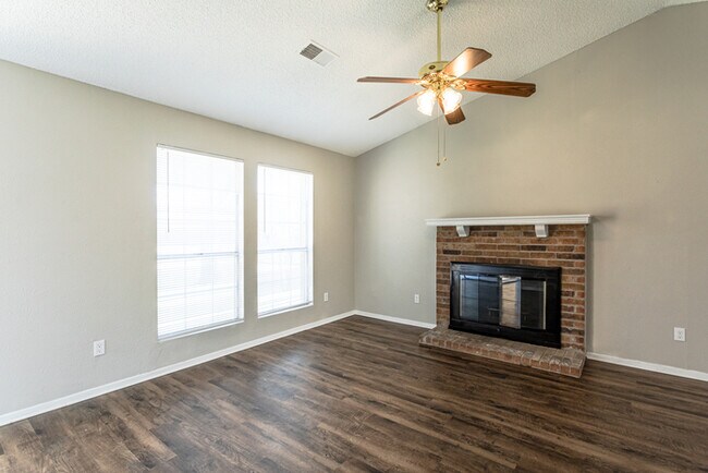 Building Photo - 7401 Deer Park Dr. Fort Worth, TX 76137