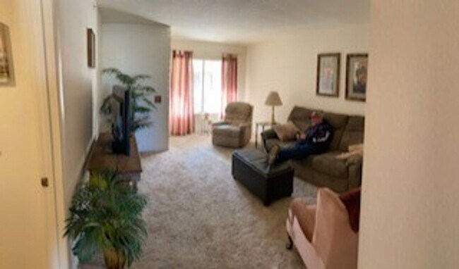 Foto del edificio - 55+ Community Furnished Condo